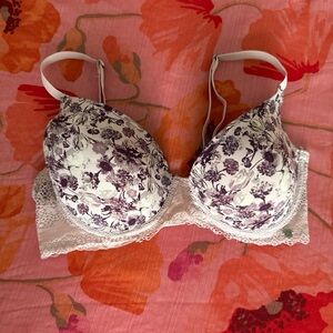 Lucky Brand Pink Lace Bra Bra size 34C lucky brand 
with 2 free gifts .